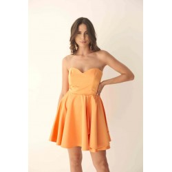 Abito scollo cuore corto arancio vista indossato anteriore