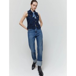 Jeans dritto straight con piegone blu vista anteriore indossato