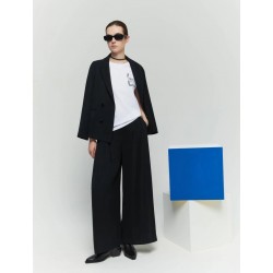T-shirt mezza manica logata  bianca vista anteriore indossato idea outfit