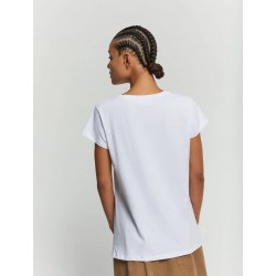 T-shirt in cotone stampata e ricamata bianca vista posteriore indossato