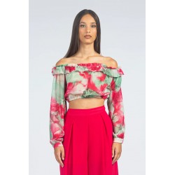 Blusa corta chiffon fantasia astratta fragola vista indossata anteriore in primo piano