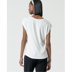 T-shirt scollo a V senza maniche bianca vista posteriore indossata