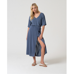 Maglia oversize scollo a V indaco vista indossata anteriore