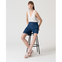 Short in denim di cotone blu vista anteriore indossato