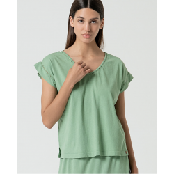 Maglia scollo a V mezza manica con inserti in pizzo vista anteriore indossato