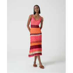 Abito midi crochet fucsia vista anteriore indossata