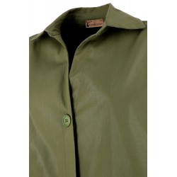 Giacca oversize verde vista anteriore primo piano sul chiusura