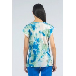 Blusa in raso fantasia astratta blu vista posteriore indossato