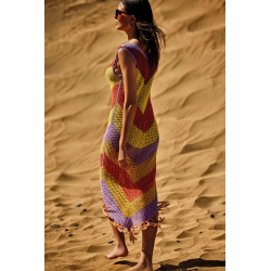 Abito lungo all'uncinetto multicolor vista posteriore indossato