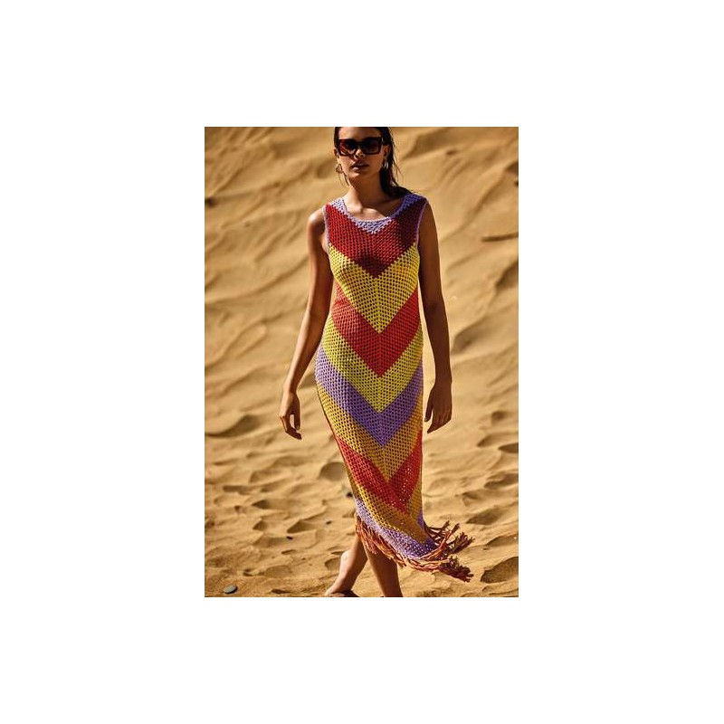 Abito lungo all'uncinetto multicolor vista anteriore indossato