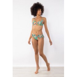 Bikini coppa con ferretto slip con coulisse verde vista anteriore indossato