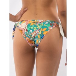 Bikini fascia con ferretto slip con laccetti verde fantasia vista posteriore indossato