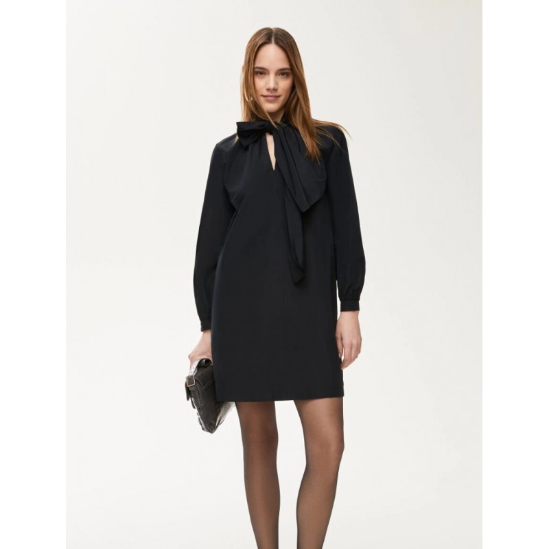 ABITO CORTO IN TAFFETTA' NERO - I BLUES - vista anteriore indossato