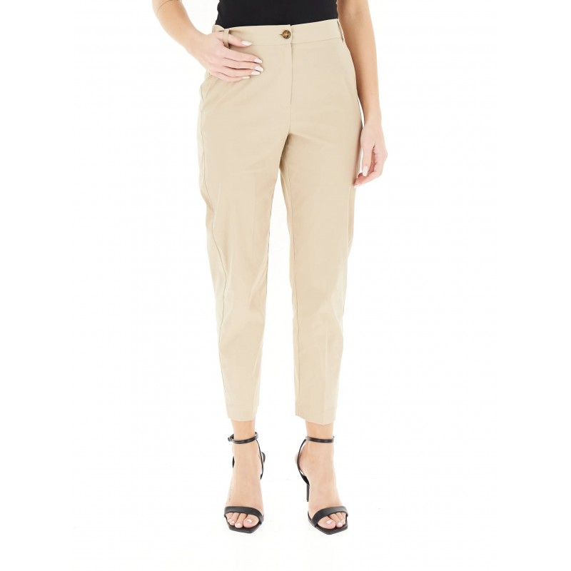 PANTALONI DONNA SLIM MISTO COTONE BURRO - IBLUES - IBLSALVO - vista anteriore indossato